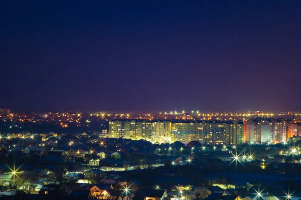 Panorama nocturne de la ville en hiver — Photo