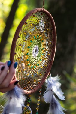 el ile yapılan bir dreamcatcher fotoğrafı