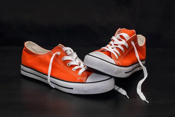Nuevas zapatillas naranja — Foto de Stock