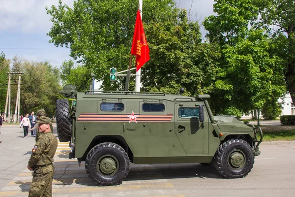 Nowotscherkassk, russland - 9. Mai 2017: Militärparade zum Tag des Sieges im Zweiten Weltkrieg — Stockfoto