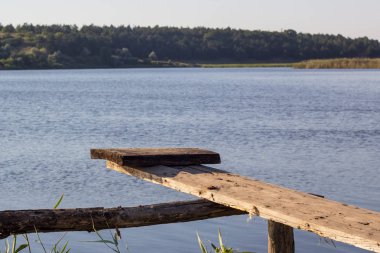 Su atlama için ahşap sıçrama tahtası