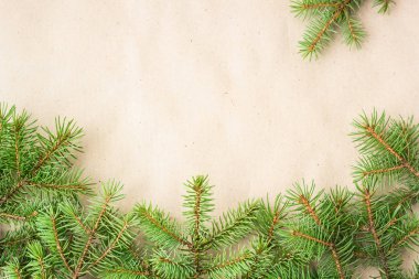 açık renkli rustik çam dalları sınırında, Noel zemin için iyi