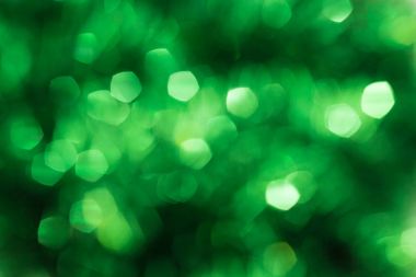 Ufuk yeşil arka plan. Bulanık tatil bokeh