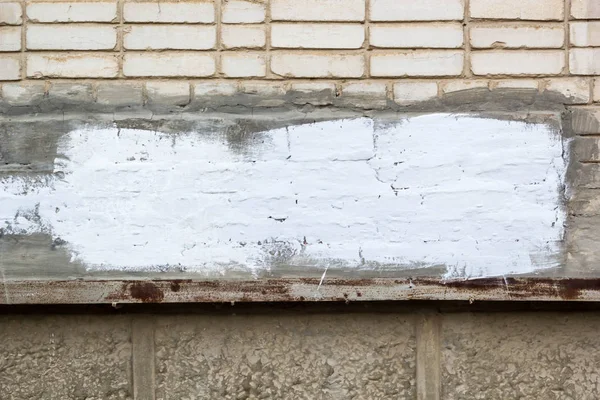 Pared de ladrillo con salpicadura pintada para sus restos de texto y papel como fondo o textura — Foto de Stock