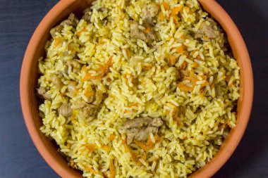 Biftek, havuç, soğan, sarımsak, biber ve kimyon. Geleneksel Asya mutfağı..