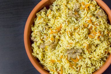 Biftek, havuç, soğan, sarımsak, biber ve kimyon. Geleneksel Asya mutfağı..