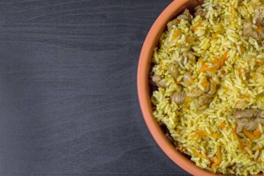 Biftek, havuç, soğan, sarımsak, biber ve kimyon. Geleneksel Asya mutfağı..