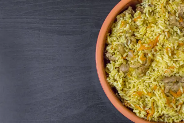 Biftek, havuç, soğan, sarımsak, biber ve kimyon. Geleneksel Asya mutfağı..