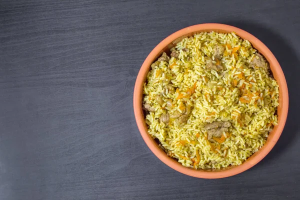 Biftek, havuç, soğan, sarımsak, biber ve kimyon. Geleneksel Asya mutfağı..