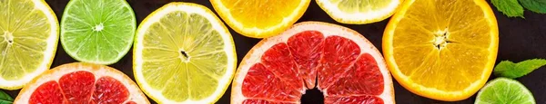 Banner Mit Zitrusnahrungsmuster Auf Weißem Hintergrund Verschiedene Zitrusfrüchte Mit Minzblättern — Stockfoto
