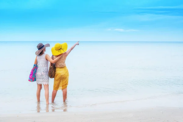 Pride Lgbtq Summer Beach Bisexual Homosexual Couple — Stock Photo, Image