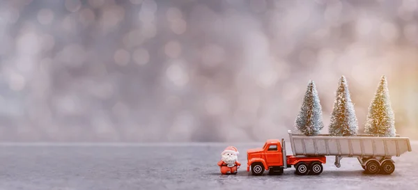 Mutlu Noeller ve mutlu yıllar. Xmas dekorasyonlu kış tatili.