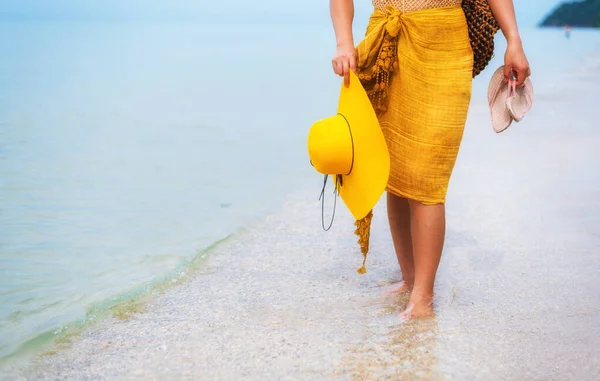 Beautiful Asian Women Travel Beach Summer Sea Sand Sun Vacation — Stock Photo, Image