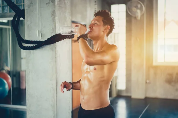 Esporte Homem Beber Água Ginásio Fitness Saúde Mental Bem Estar — Fotografia de Stock