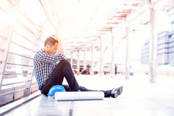 Mühendis denedi ve baskı yaptı. Ruh sağlığı, travma sonrası stres bozukluğu ve intihar önleme