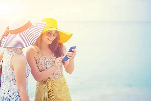 Pride Lgbtq Summer Beach Bisexual Homosexual Love Couple — Stock Photo, Image