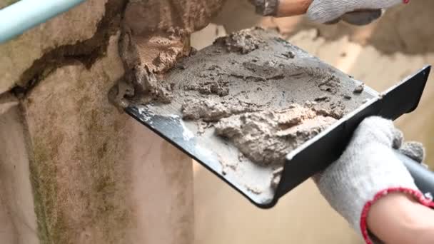 Close Footage House Wall Repair Repairman Fixing Wall — Stock Video