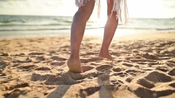 Aziatische Vrouwen Reizen Lopen Het Strand Zomervakantie Ontspannen Recreatie Levensstijl — Stockvideo