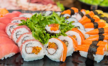 Kahve molası, yemek ve açık büfe için suşi, Japon yemeği.