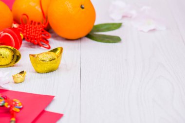 Çin Yeni Yılı, Portakallar ve Çin altınları, Geleneksel Asya tarzı