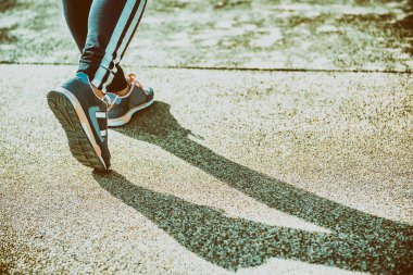 Sağlıklı, formda ve sıkı spor koşusu için egzersiz