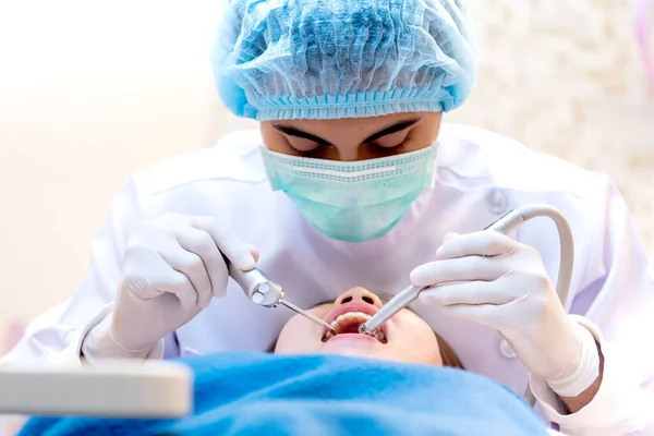 Dentiste Avec Implant Dentaire Fausses Dents Concept Dentisterie Soins Santé — Photo