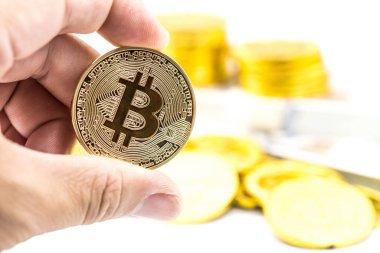 Altın Bitcoin. Engelleme teknolojisi işi için yeni sanal para.
