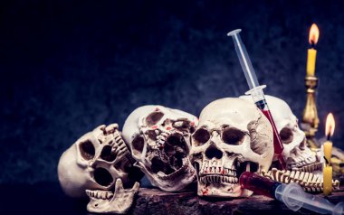 Cadılar Bayramı için kafatası ve korkutucu sahne