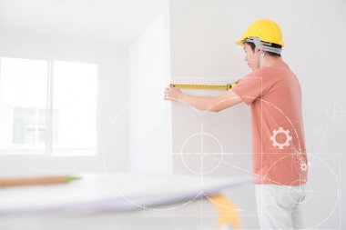 Ev Tamiri ve Mülk Bakımı. Ev servisi için işçi aletleri ve ekipmanlar. Beyaz duvar arkaplanında izole.