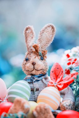 Mutlu Paskalya kavramları, renkli Paskalya yumurtaları.