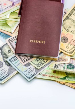 Beyaz arka planda ABD Doları, Amerika Banknotları, para ve finans izole