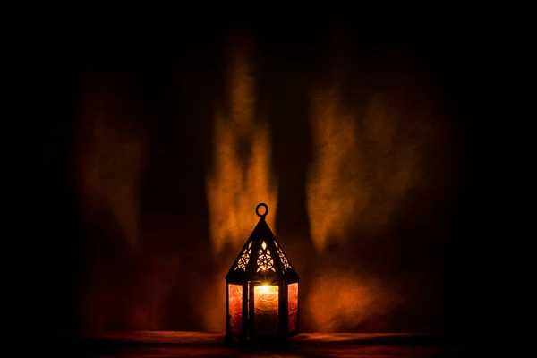 Slami Bayram Için Gece Mumlu Arap Feneri Müslüman Kutsal Ramazan — Stok fotoğraf