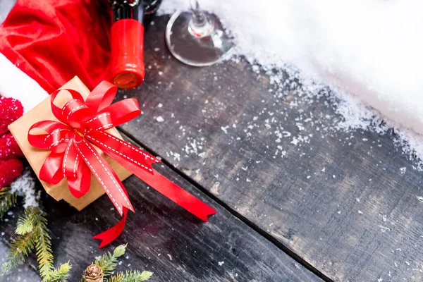 Latar Belakang Natal Dengan Botol Anggur Merah — Stok Foto
