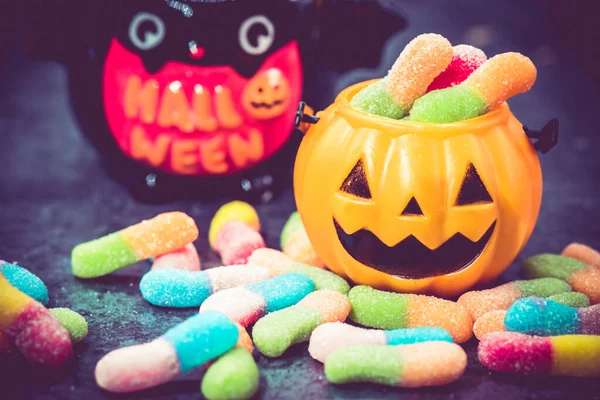 Labu Halloween Dengan Permen Manis — Stok Foto
