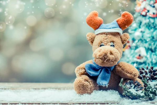 メリークリスマスとハッピーニューイヤー 雪と装飾と冬の季節 — ストック写真