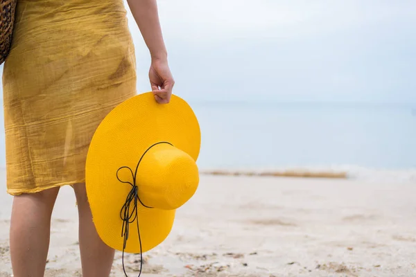 Beautiful Women Travel Alone Beach Summer Sea Sand — Stock Photo, Image