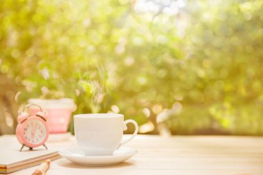 Güne yeni bir başlangıç. Başarılı konsept için kişisel dönüşüm. İş geliştirme ve iyileştirme. Pozitif fark.