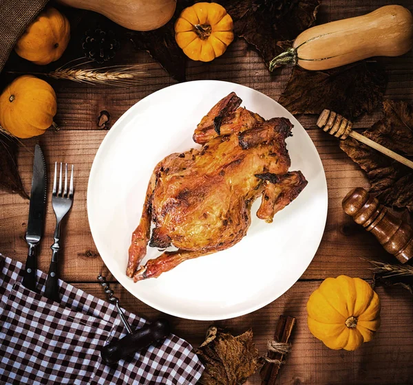 Feliz Día Acción Gracias Pollo Asado Pavo Plato Blanco Con — Foto de Stock