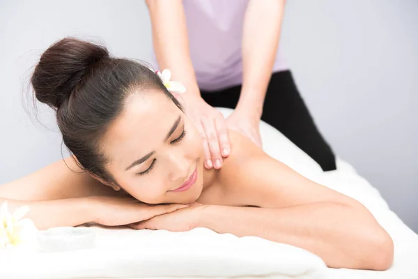 Närbild Bild Vacker Asiatisk Kvinna Som Har Spa Behandling — Stockfoto