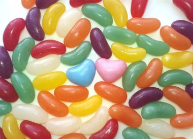 Küçük renkli şeker kalpler arka plan.