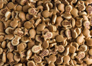 Kurabiyeler, tuzlu kraker yaymak balık out tablolarda. Gıda B