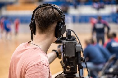 bir spor kayıt video operatör maç üzerinde profesyonel bir video 