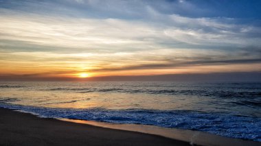 Okyanusta güzel bir gün batımı
