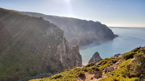 Beautiful view of the ocean and mountains — Stock Photo, Image