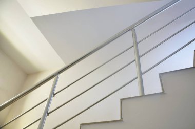 Modern beyaz merdiven