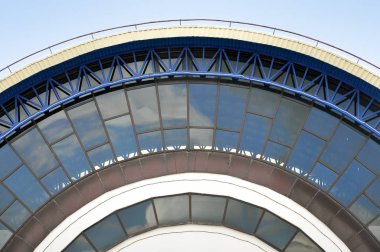 Modern dairesel cephe