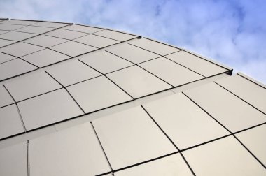 Modern dairesel cephe