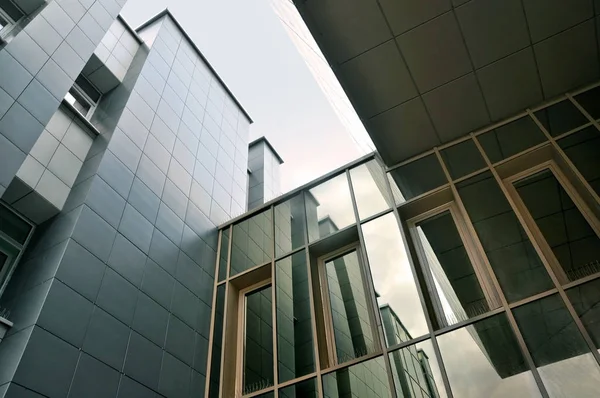 Construcción de vidrio y paneles — Foto de Stock