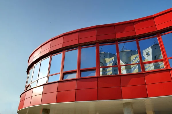 Grodno Bina Modern kırmızı — Stok fotoğraf