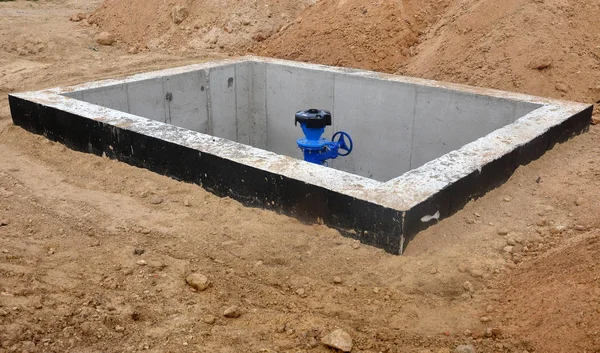 Caixa de concreto com configuração de distribuição — Fotografia de Stock